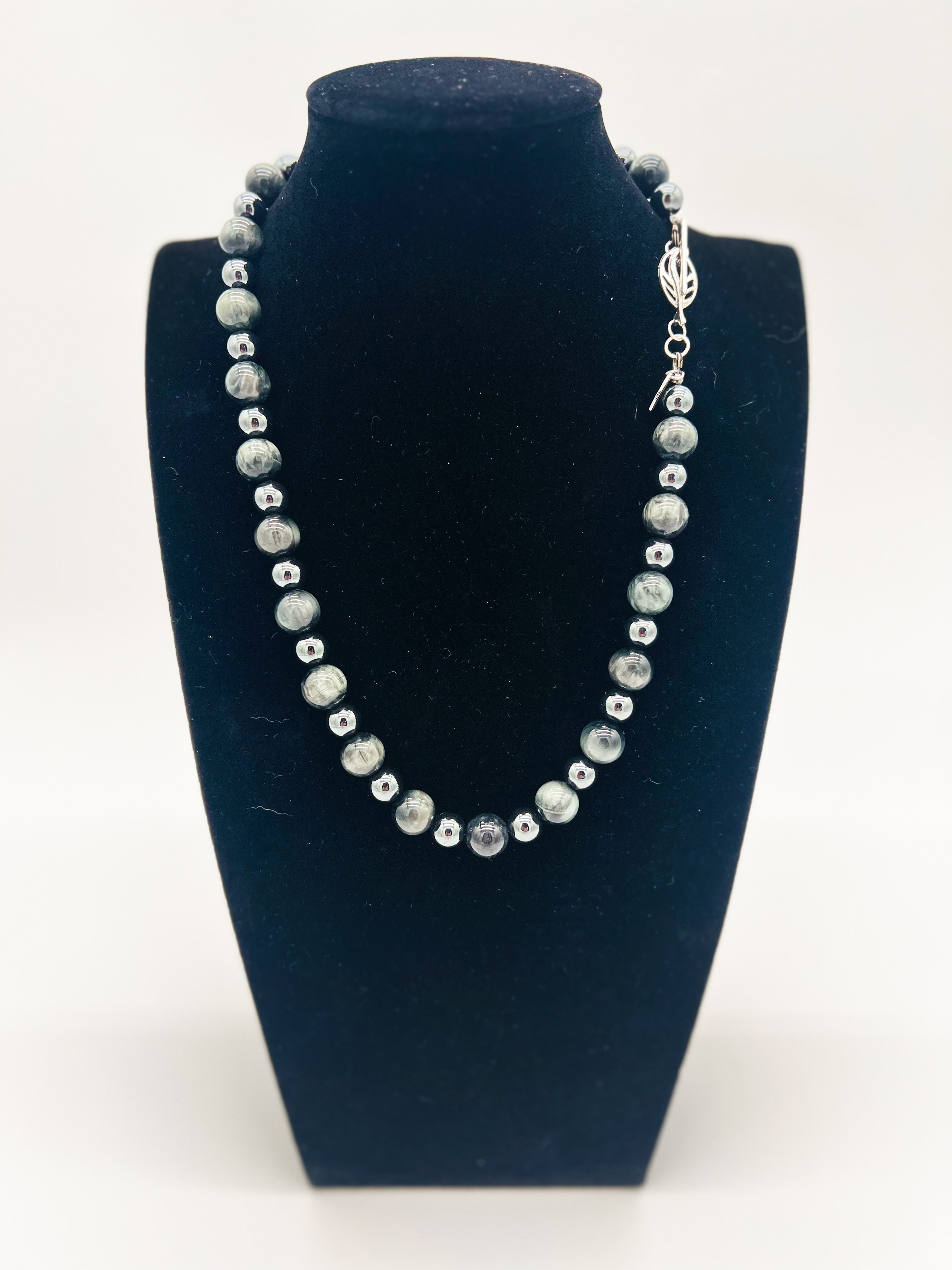 Necklace Eagle Eye & Hematite 20.5"
