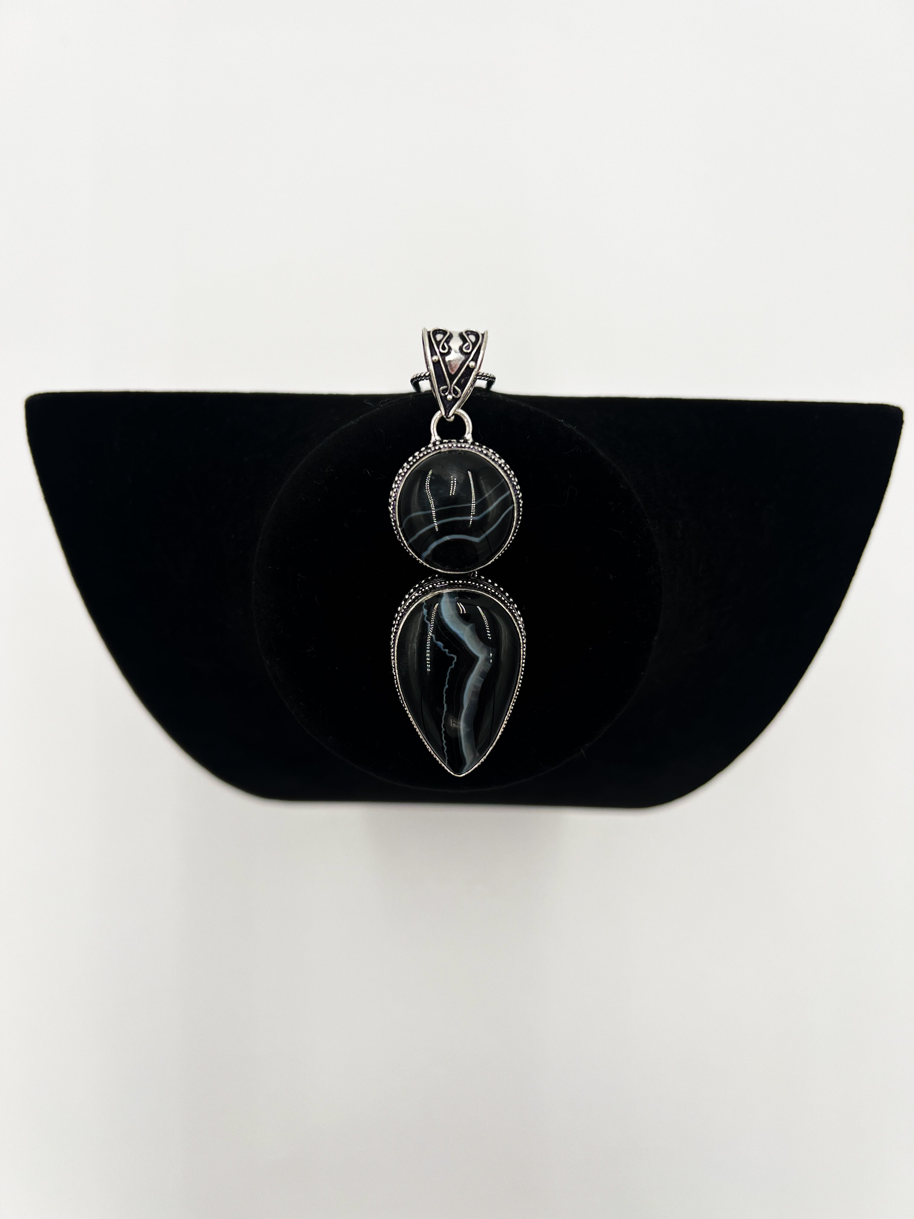 Agate, Banded Black Necklace 20"